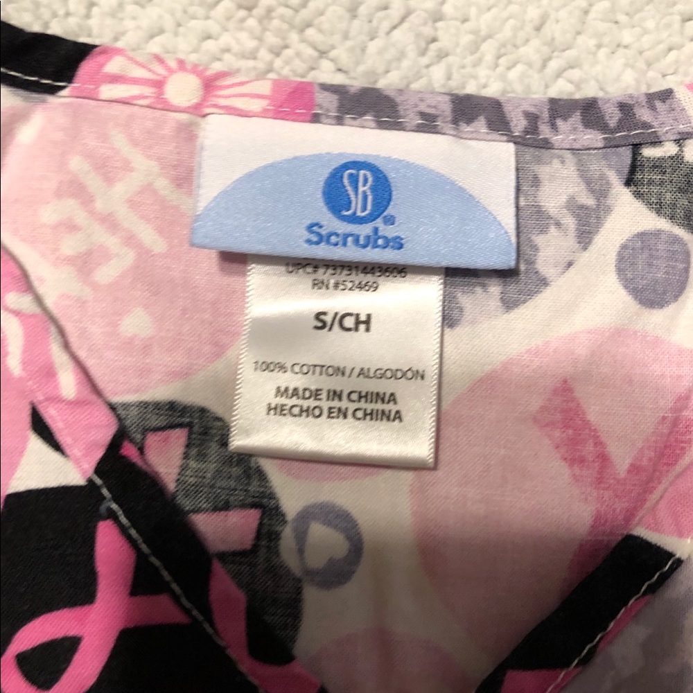scrub top - Picture 2 of 3